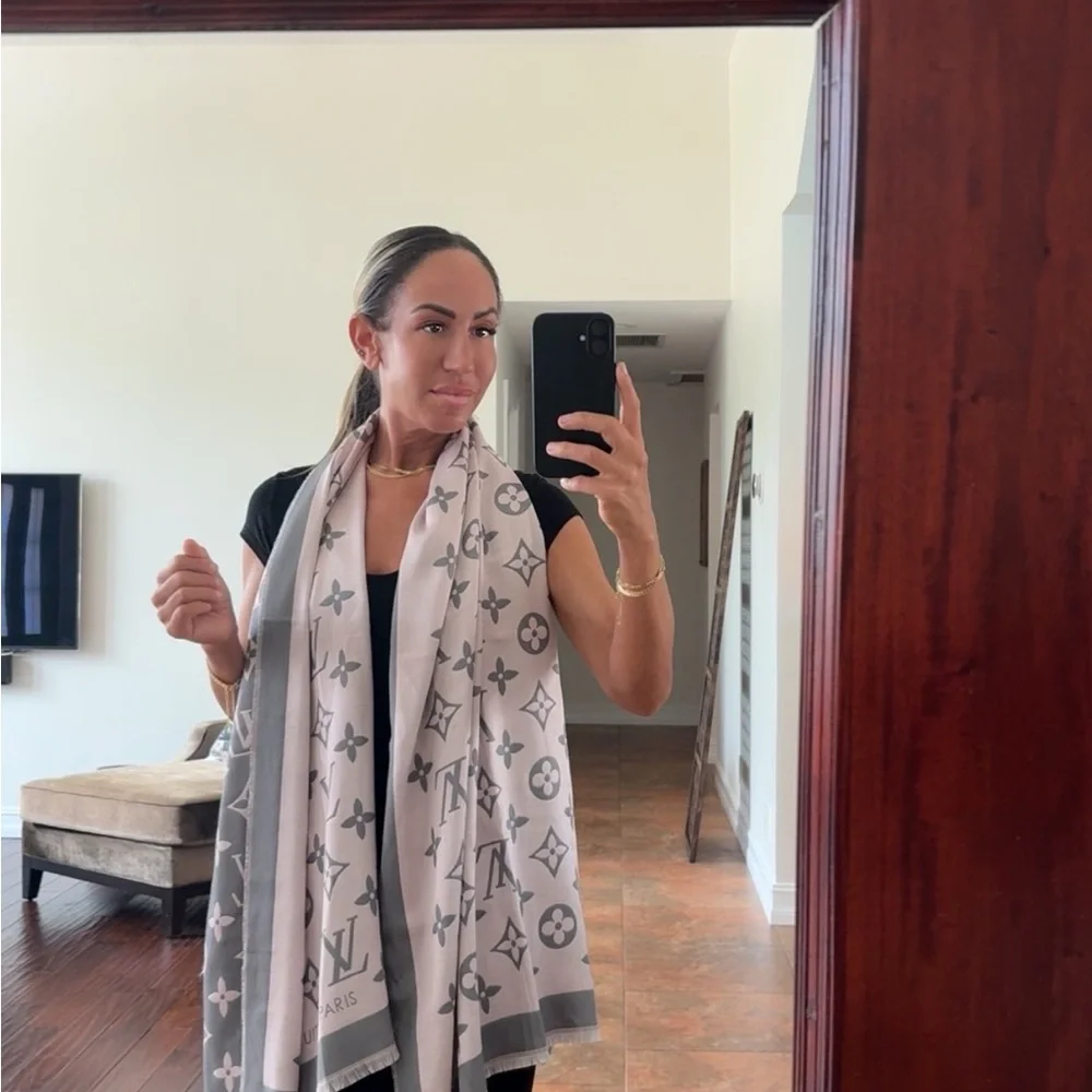 Gray and Pink Fashion Scarf - Picture 3 of 11